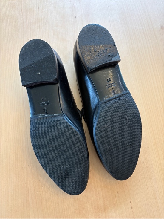 Alohas-Marietta-Patent-Black-  Alumnae Black Leather Loafers